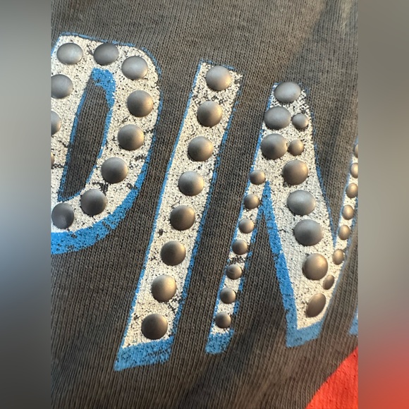 NWOT Pink Floyd Gray and White Baby Tee with Rainbow Design - Picture 4 of 5